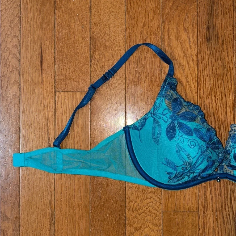 Victoria's Secret Very Sexy Plunge Teal Blue Lace Bra Size 36B Vintage